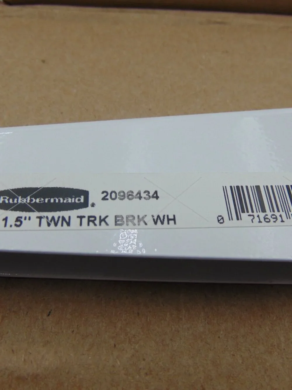 16 Rubbermaid 11.5